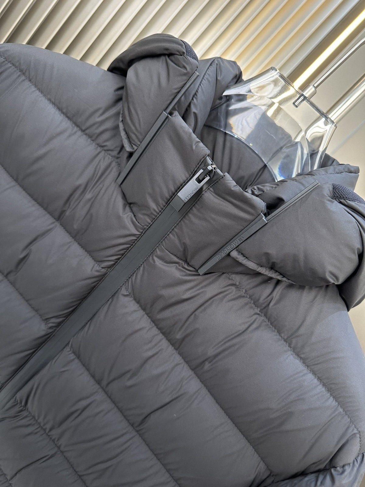 Men Moncler coat Black Hooded Quilted Puffer Jacket — detail