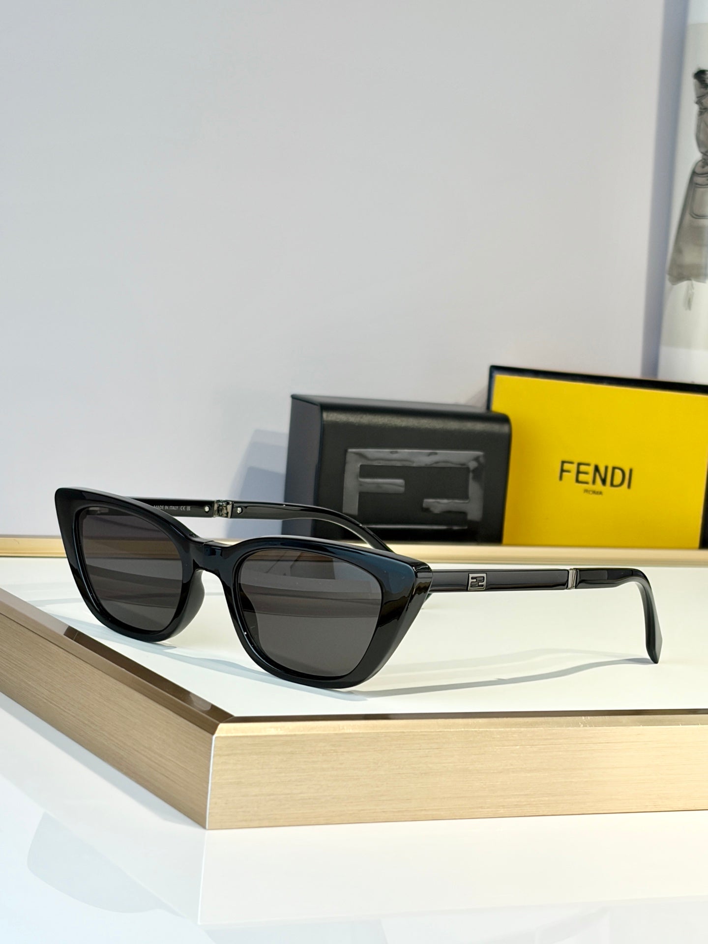 FENDI Sunglasses-FE40089I